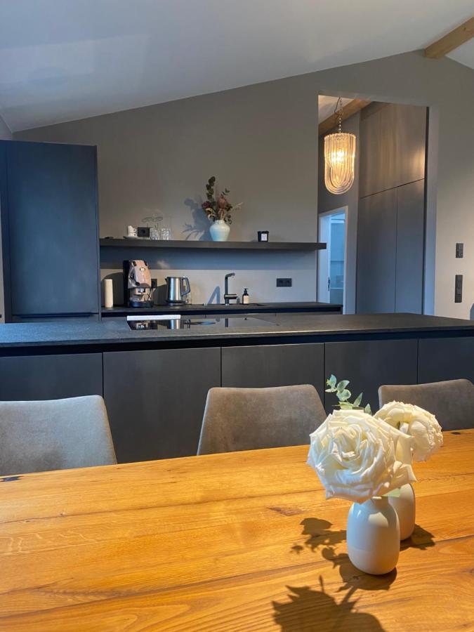 Moderne Ferienwohnung Stephanskirchen ภายนอก รูปภาพ