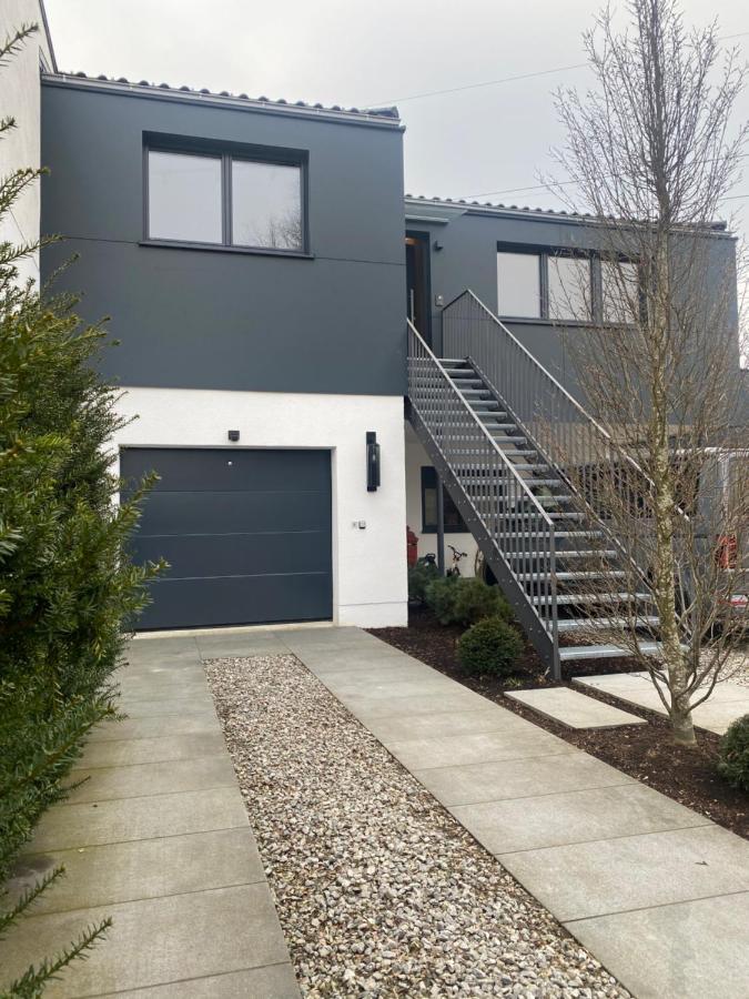 Moderne Ferienwohnung Stephanskirchen ภายนอก รูปภาพ